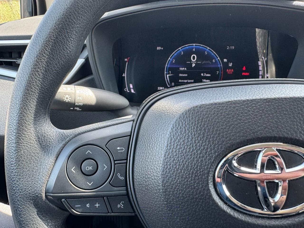 Toyota Corolla Vehicle Full-screen Gallery Image 20