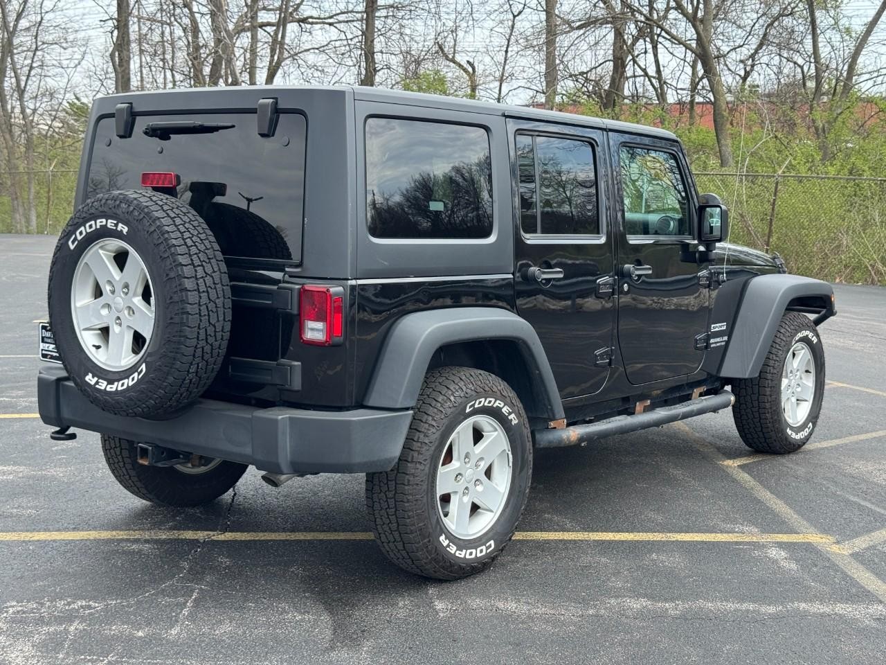 Jeep Wrangler Unlimited Vehicle Full-screen Gallery Image 03