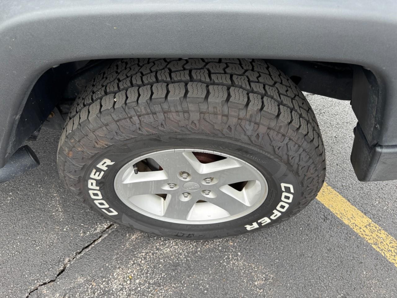 Jeep Wrangler Unlimited Vehicle Full-screen Gallery Image 07