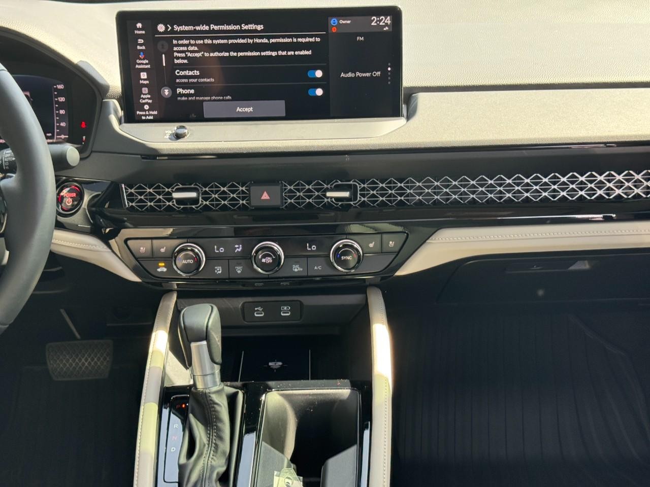 Honda Accord Hybrid Vehicle Full-screen Gallery Image 13