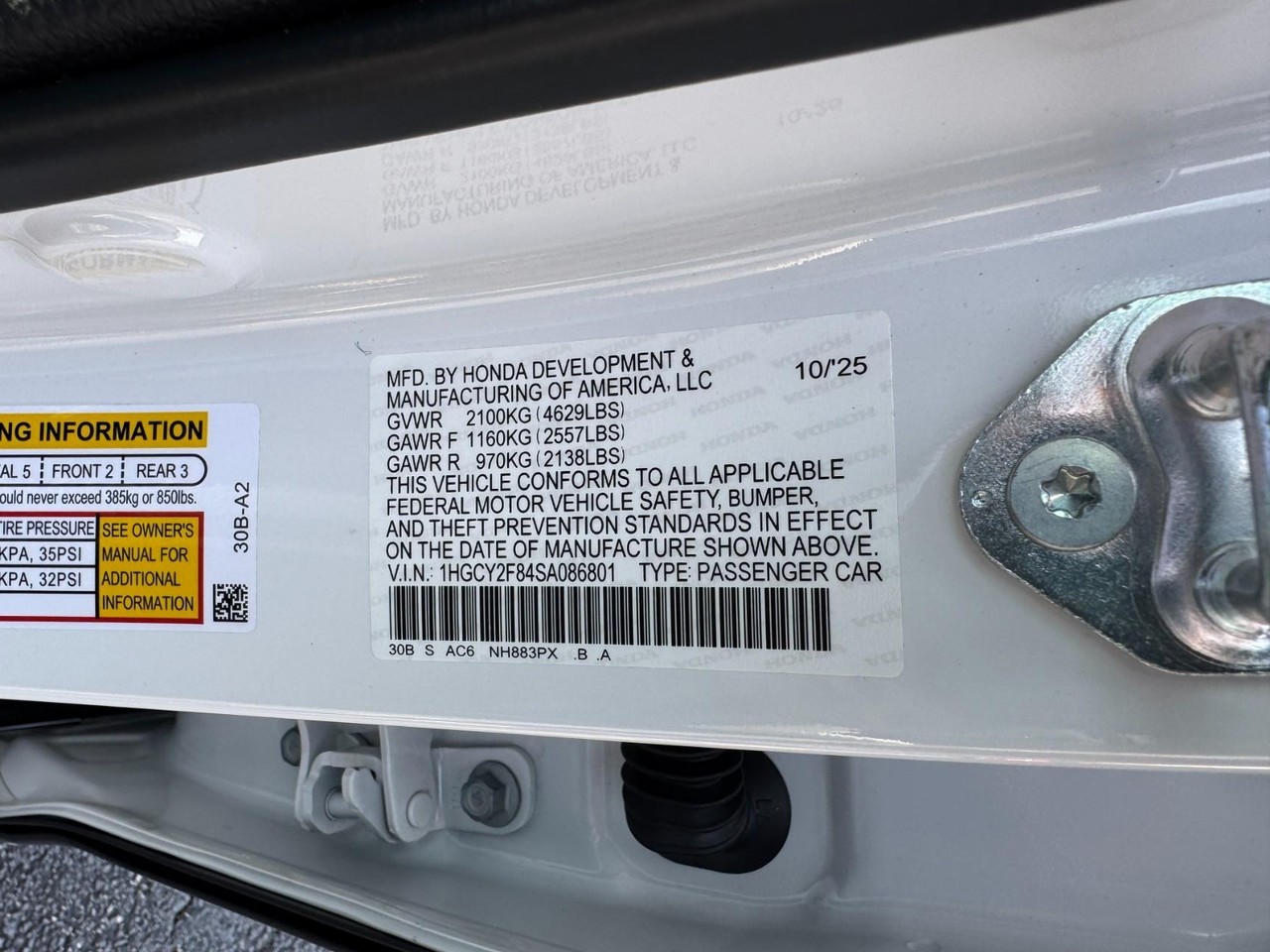 Honda Accord Hybrid Vehicle Full-screen Gallery Image 28