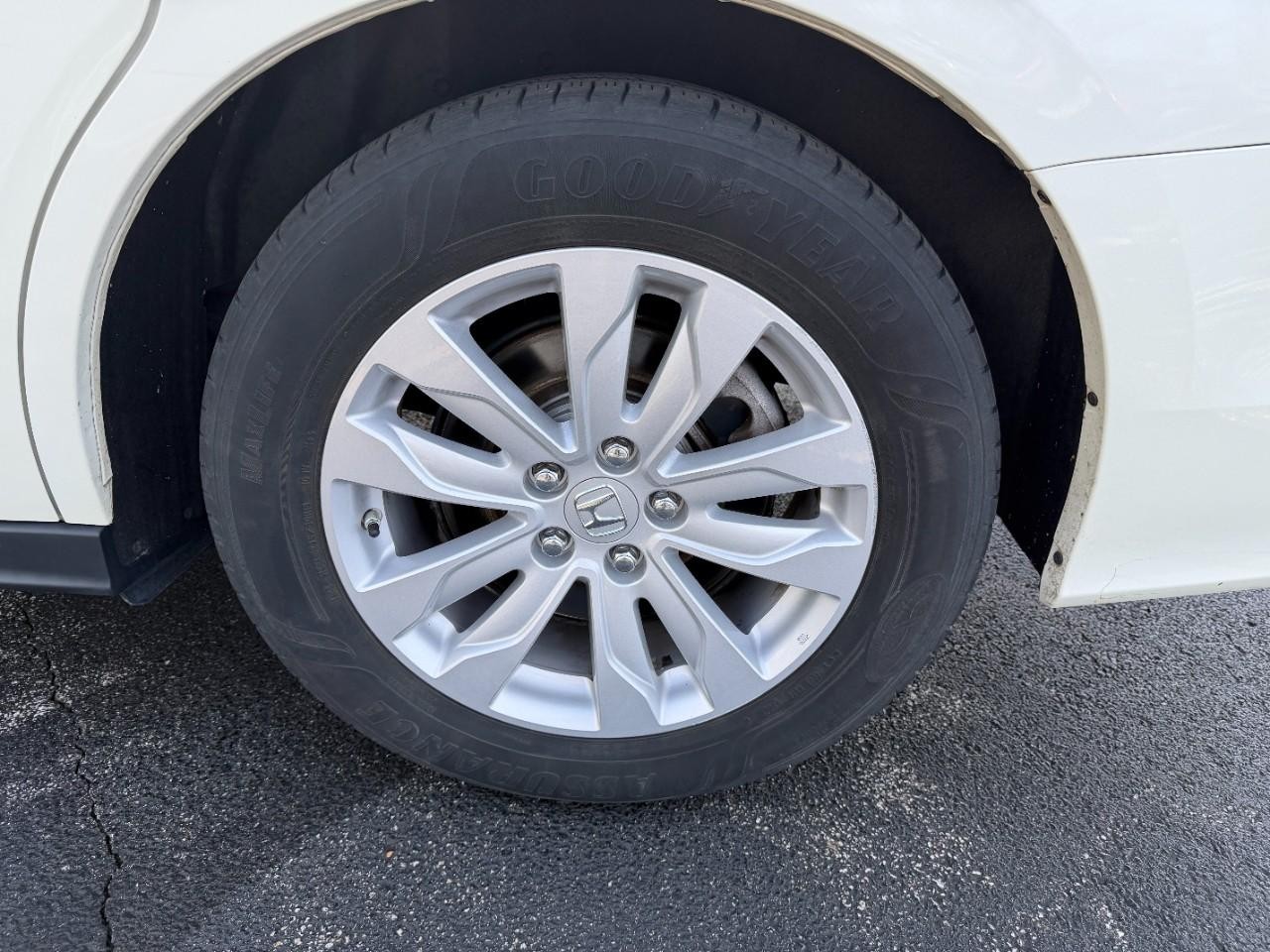 Honda Odyssey Vehicle Full-screen Gallery Image 08