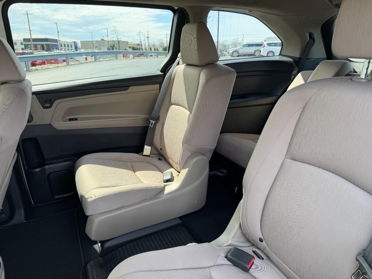 Honda Odyssey Vehicle Full-screen Gallery Image 11