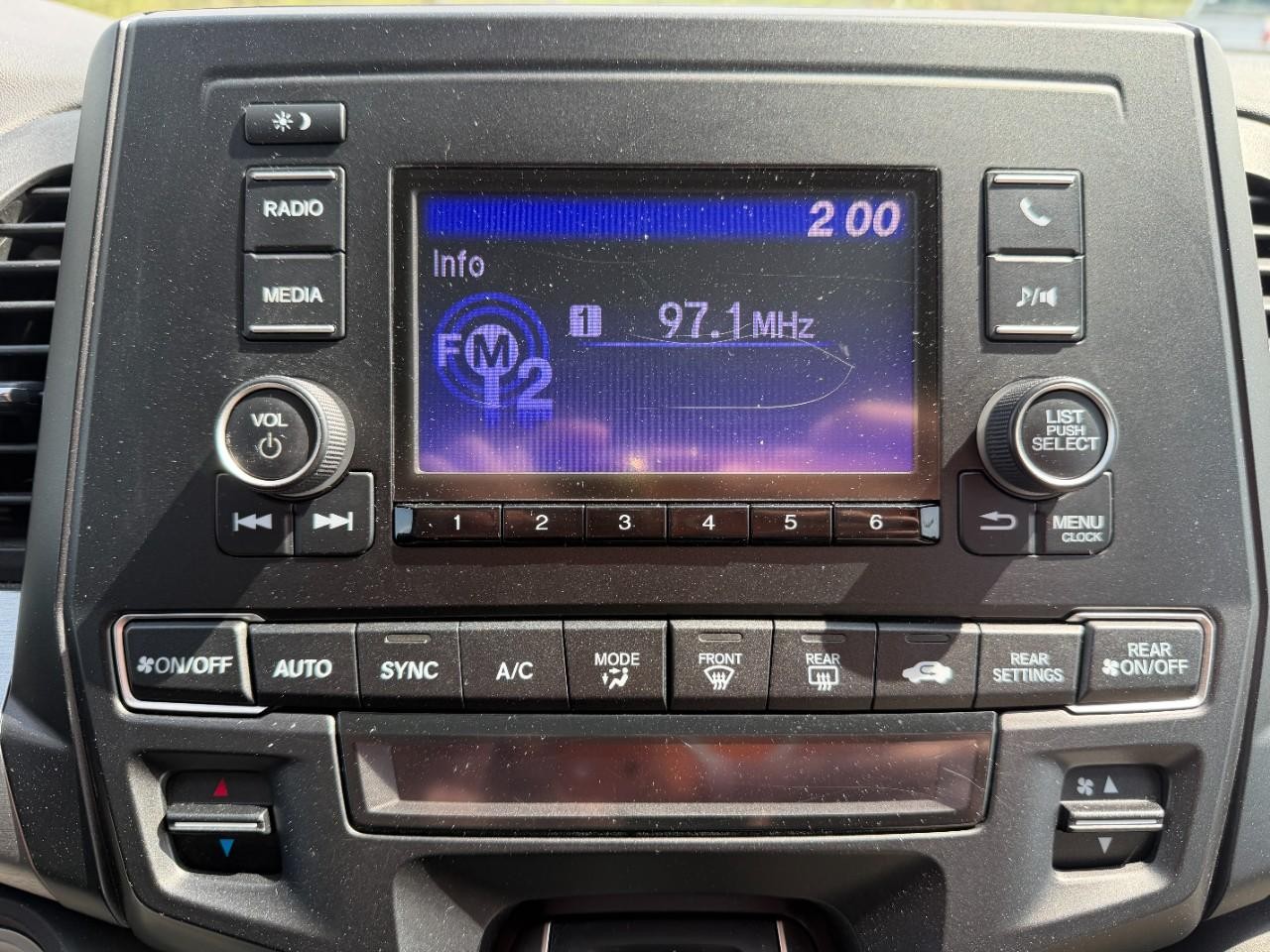 Honda Odyssey Vehicle Full-screen Gallery Image 19