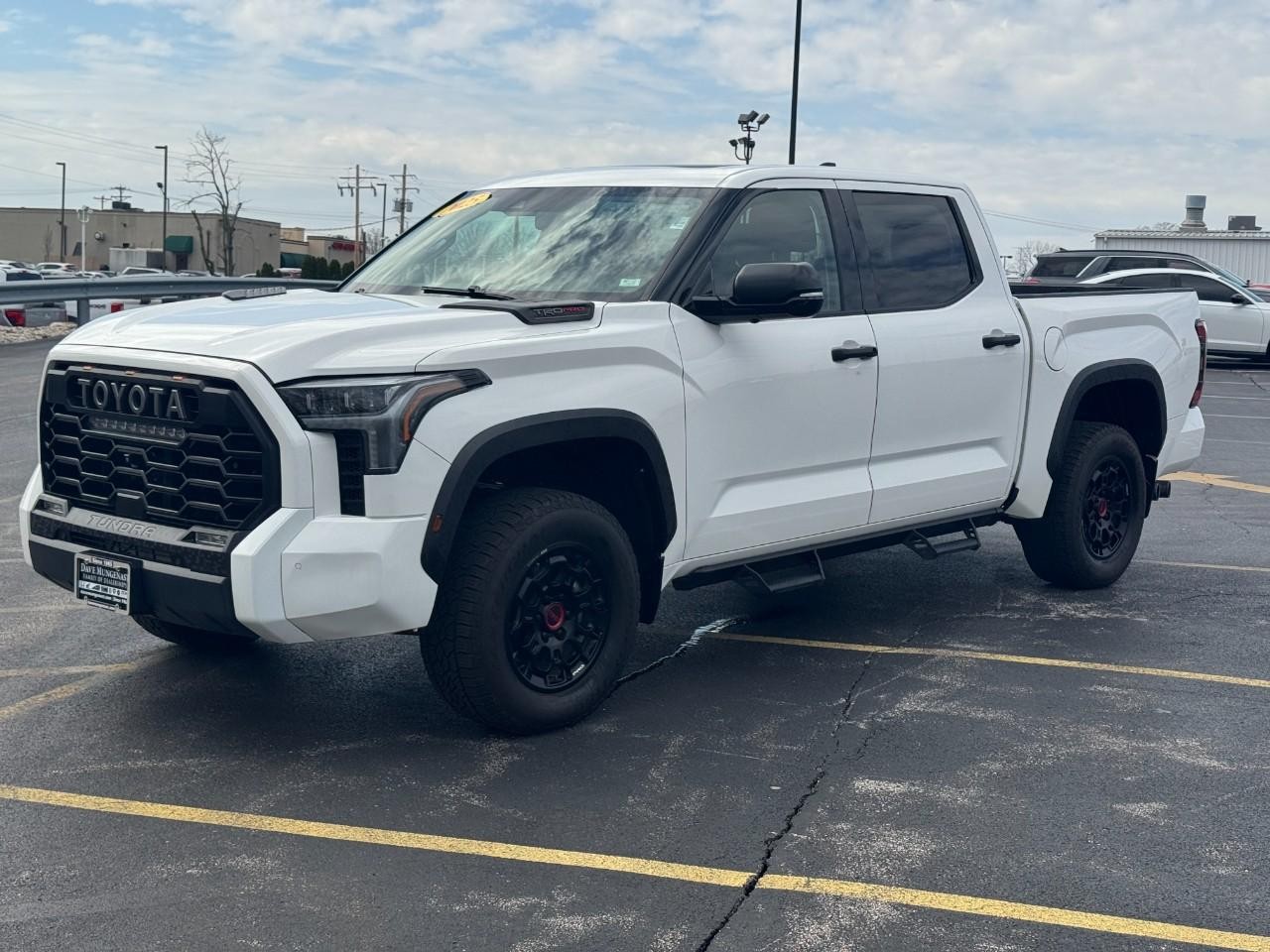 Toyota Tundra 4WD Vehicle Full-screen Gallery Image 08