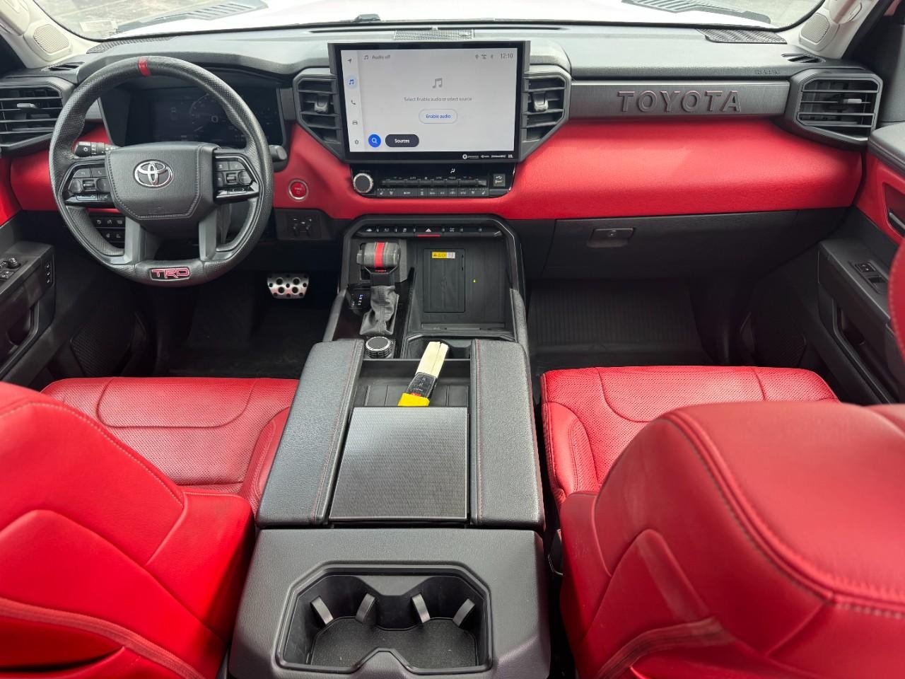 Toyota Tundra 4WD Vehicle Full-screen Gallery Image 11