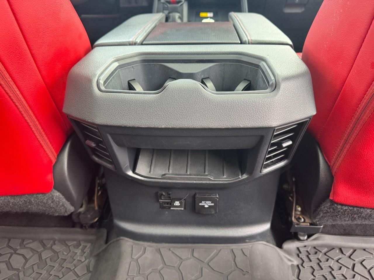 Toyota Tundra 4WD Vehicle Full-screen Gallery Image 15