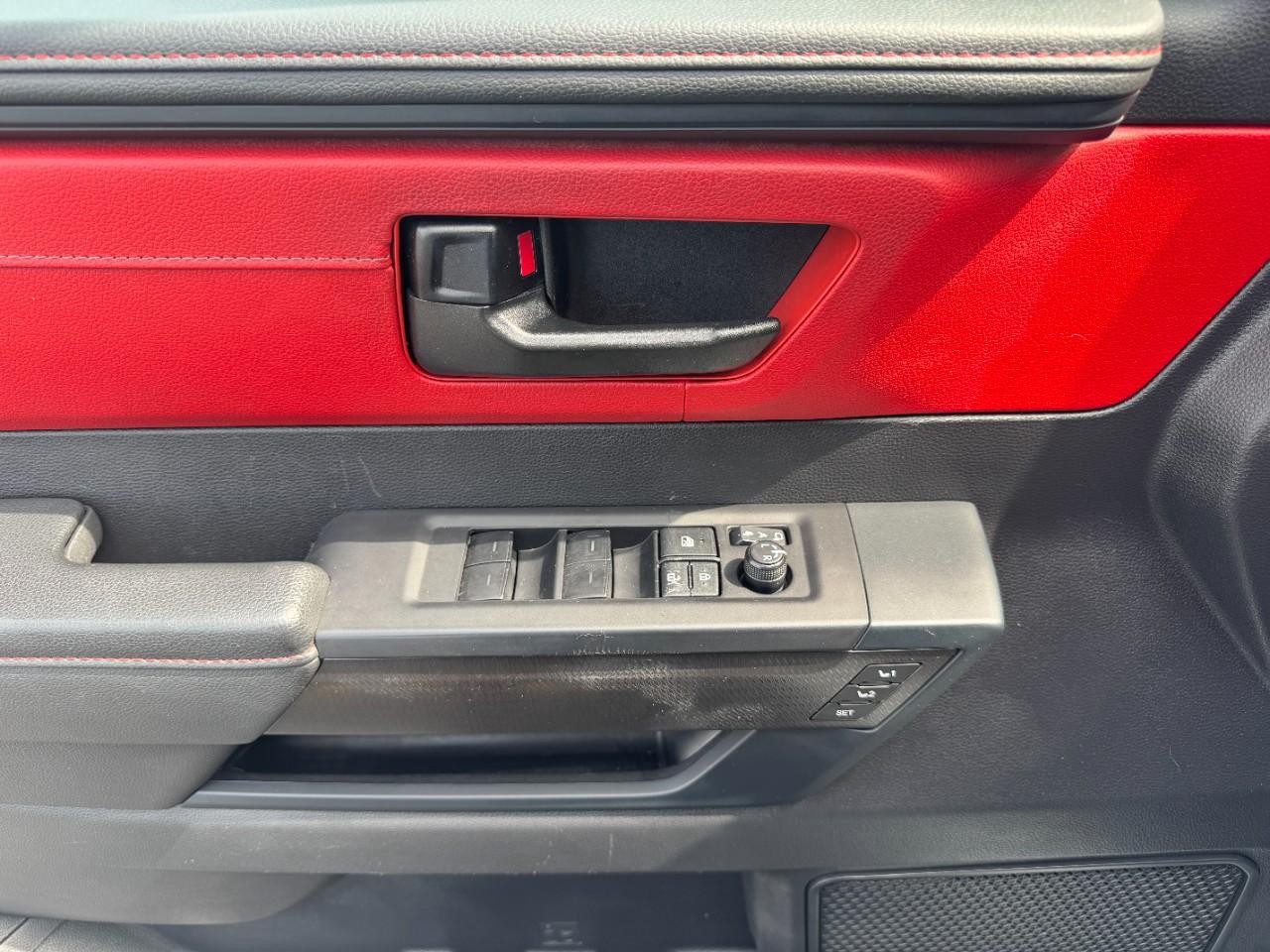 Toyota Tundra 4WD Vehicle Full-screen Gallery Image 19