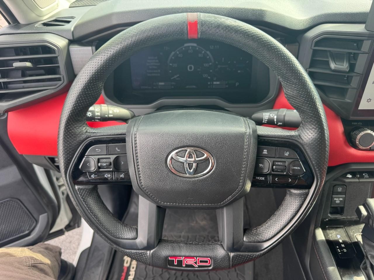 Toyota Tundra 4WD Vehicle Full-screen Gallery Image 20