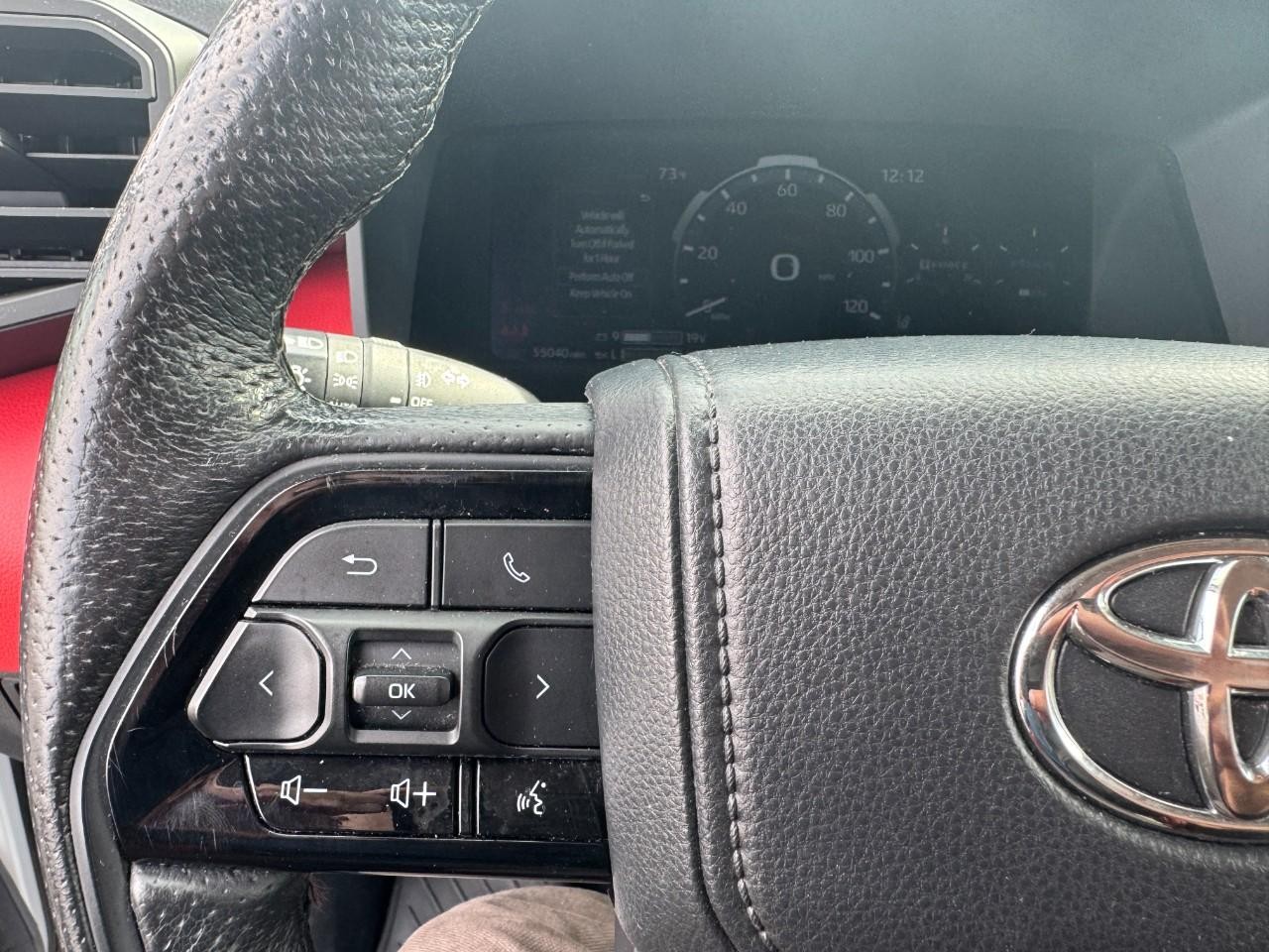 Toyota Tundra 4WD Vehicle Full-screen Gallery Image 22