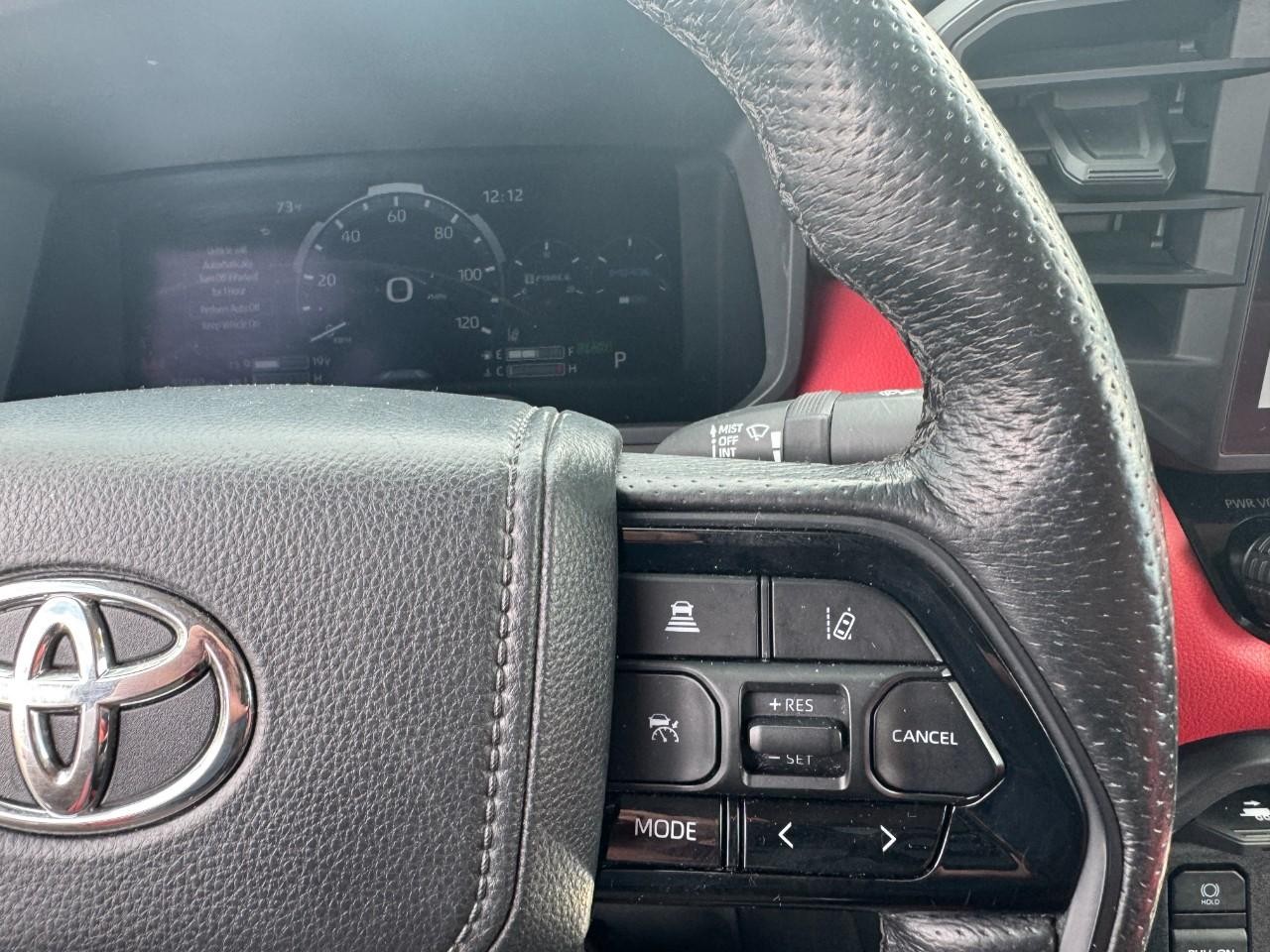 Toyota Tundra 4WD Vehicle Full-screen Gallery Image 23