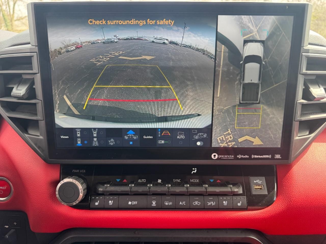 Toyota Tundra 4WD Vehicle Full-screen Gallery Image 25