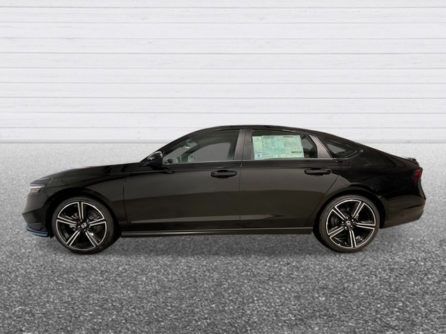 Honda Accord Hybrid Vehicle Full-screen Gallery Image 03