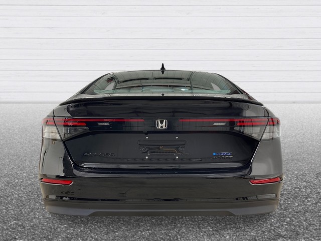 Honda Accord Hybrid Vehicle Full-screen Gallery Image 05