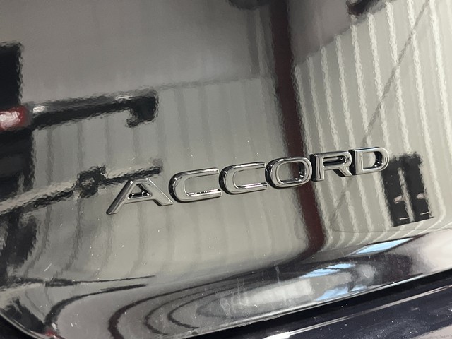 Honda Accord Hybrid Vehicle Full-screen Gallery Image 07