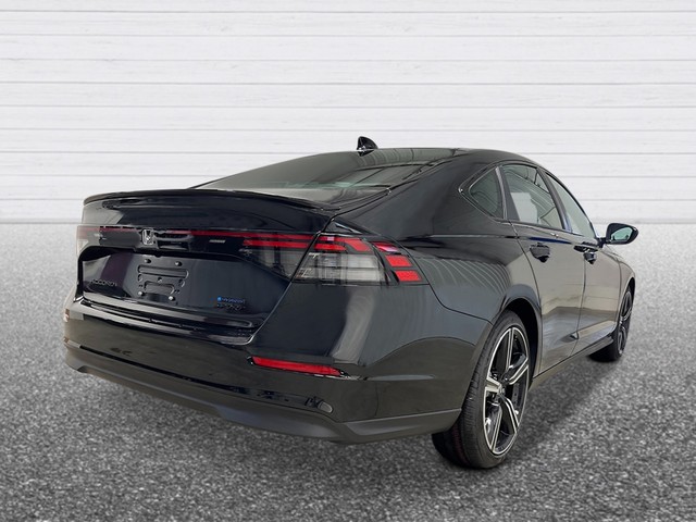 Honda Accord Hybrid Vehicle Full-screen Gallery Image 08