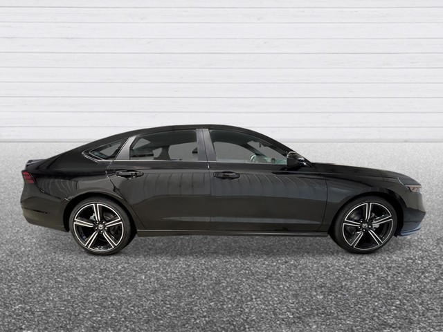 Honda Accord Hybrid Vehicle Full-screen Gallery Image 09