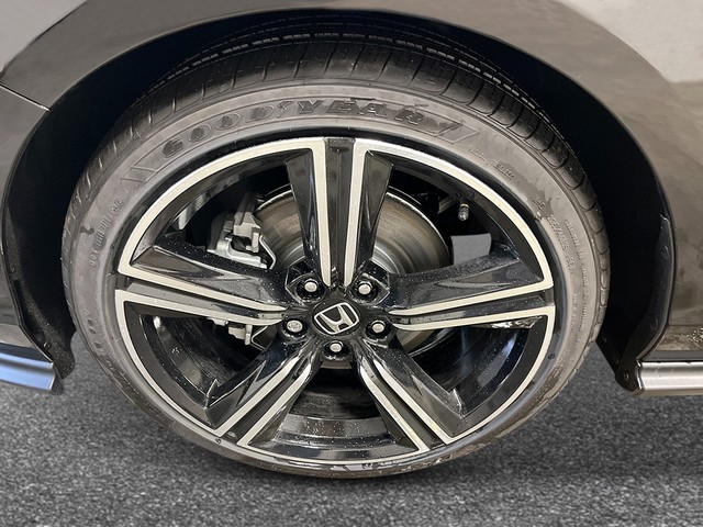 Honda Accord Hybrid Vehicle Full-screen Gallery Image 12
