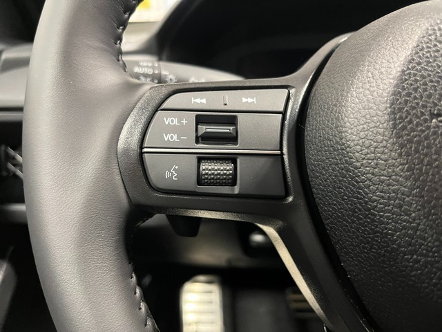 Honda Accord Hybrid Vehicle Full-screen Gallery Image 19
