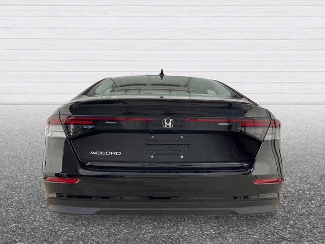 Honda Accord Sedan Vehicle Full-screen Gallery Image 05
