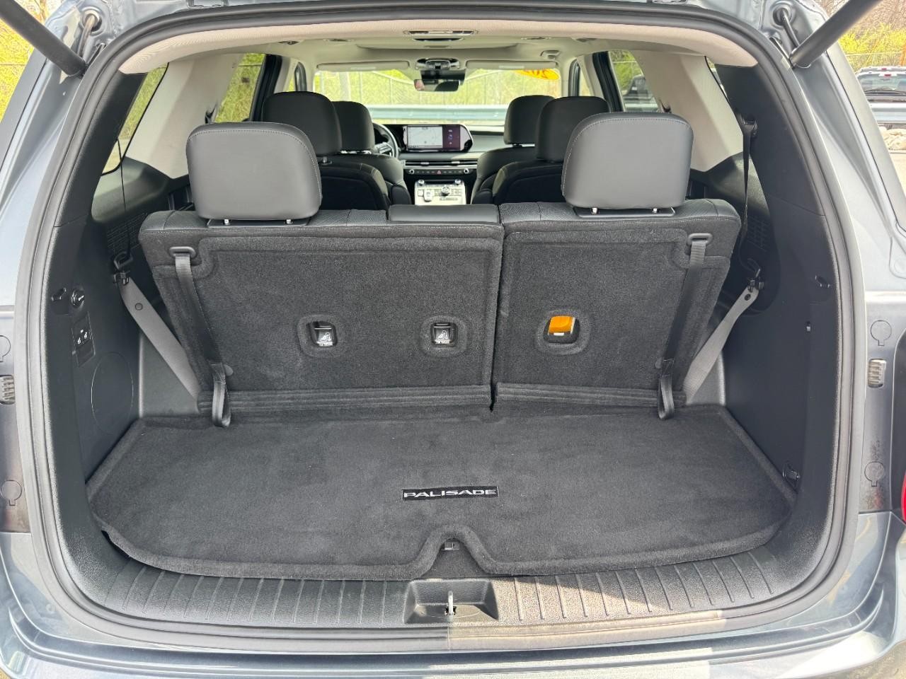 Hyundai Palisade Vehicle Full-screen Gallery Image 04