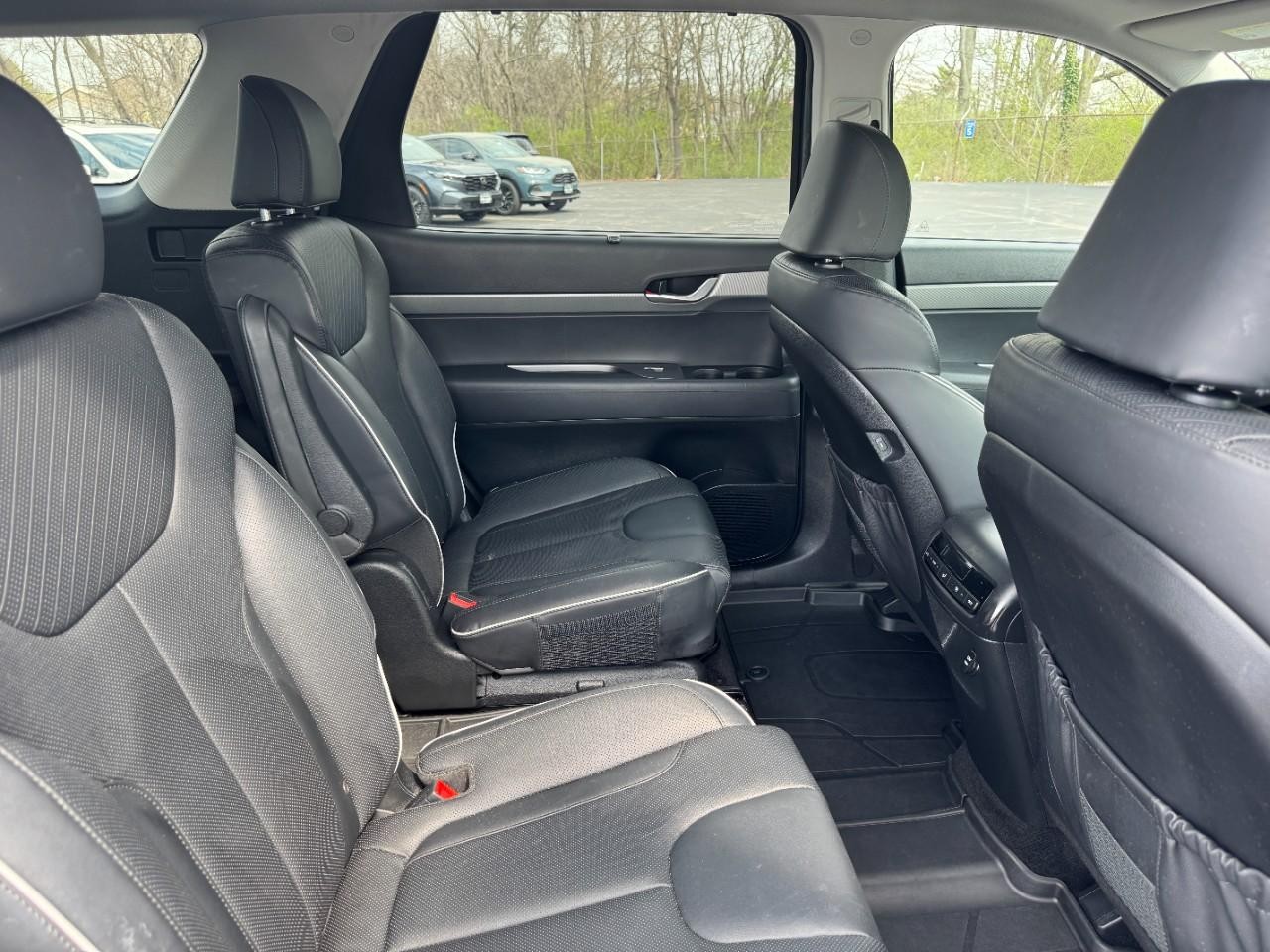 Hyundai Palisade Vehicle Full-screen Gallery Image 10