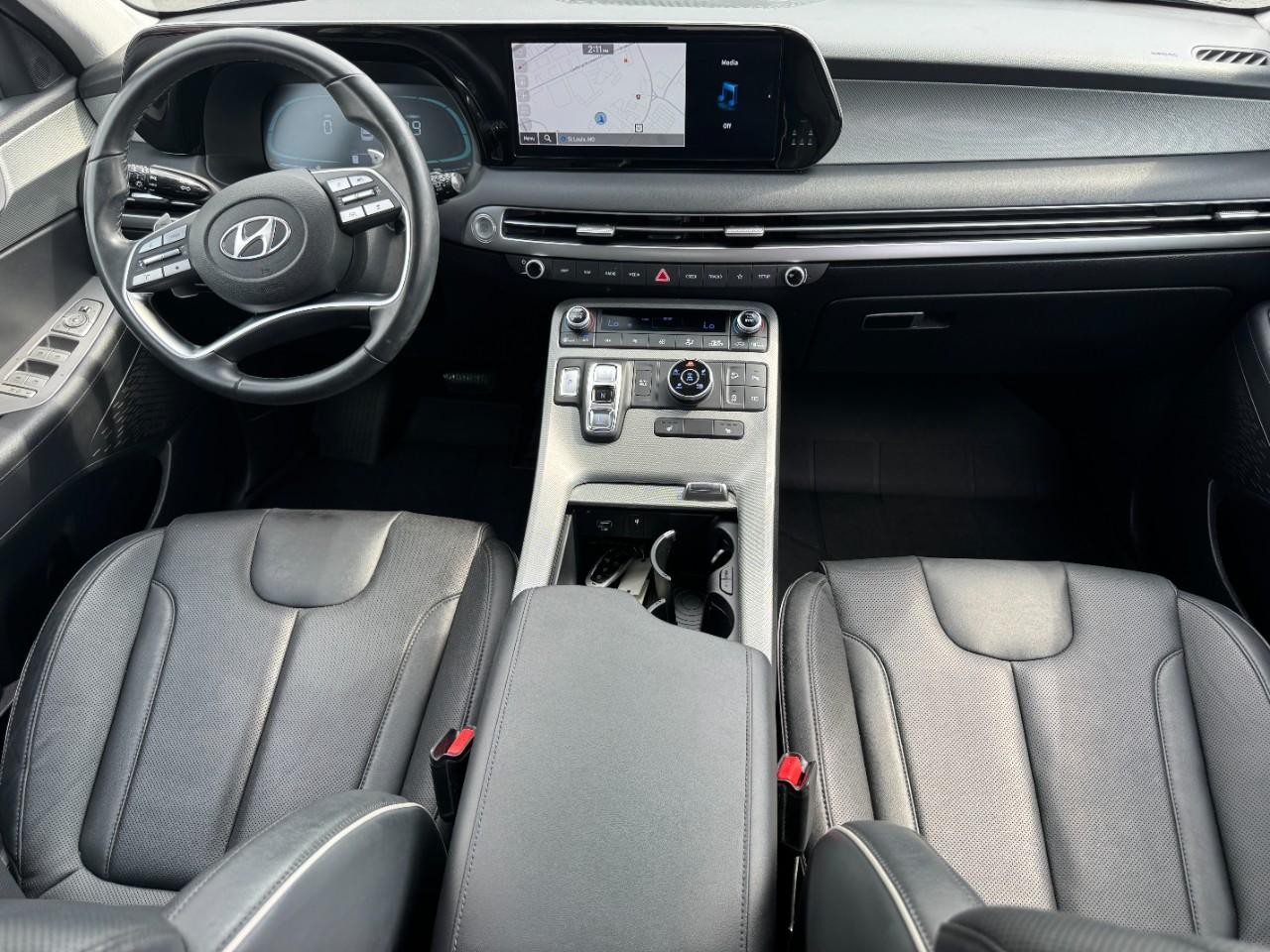 Hyundai Palisade Vehicle Full-screen Gallery Image 12