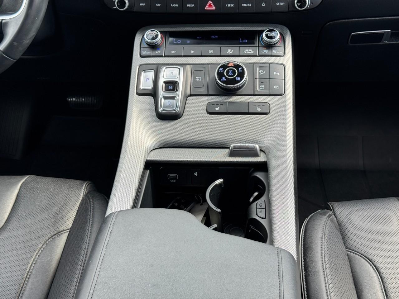 Hyundai Palisade Vehicle Full-screen Gallery Image 15