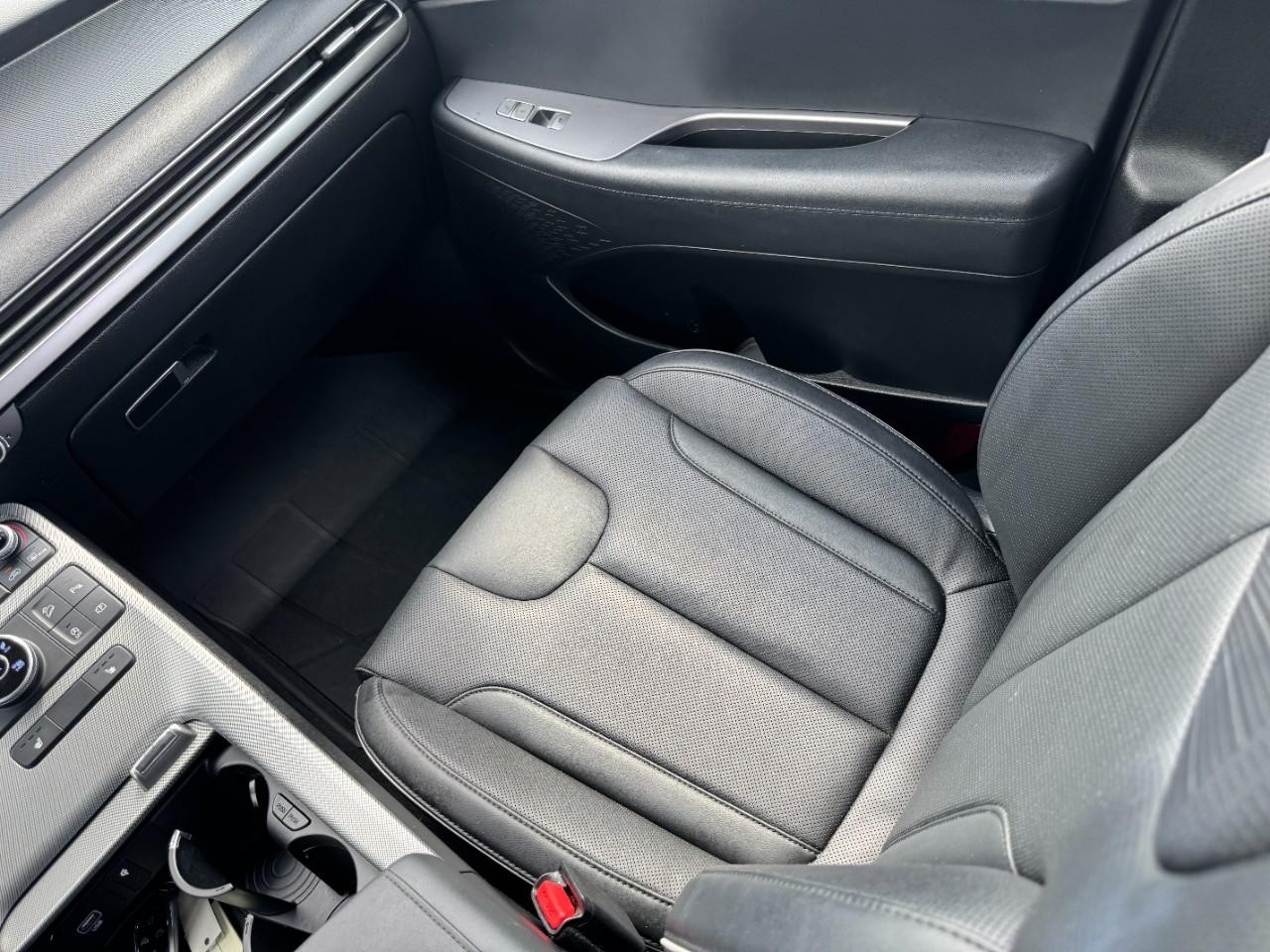 Hyundai Palisade Vehicle Full-screen Gallery Image 16