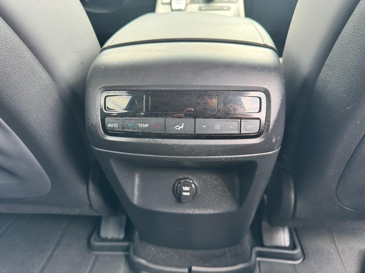 Hyundai Palisade Vehicle Full-screen Gallery Image 17