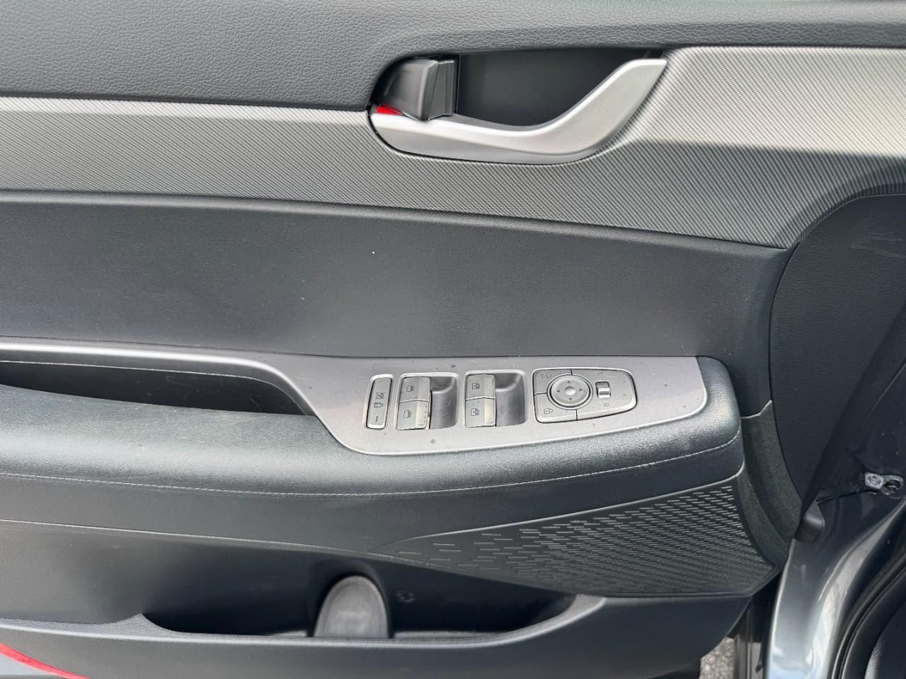 Hyundai Palisade Vehicle Full-screen Gallery Image 20