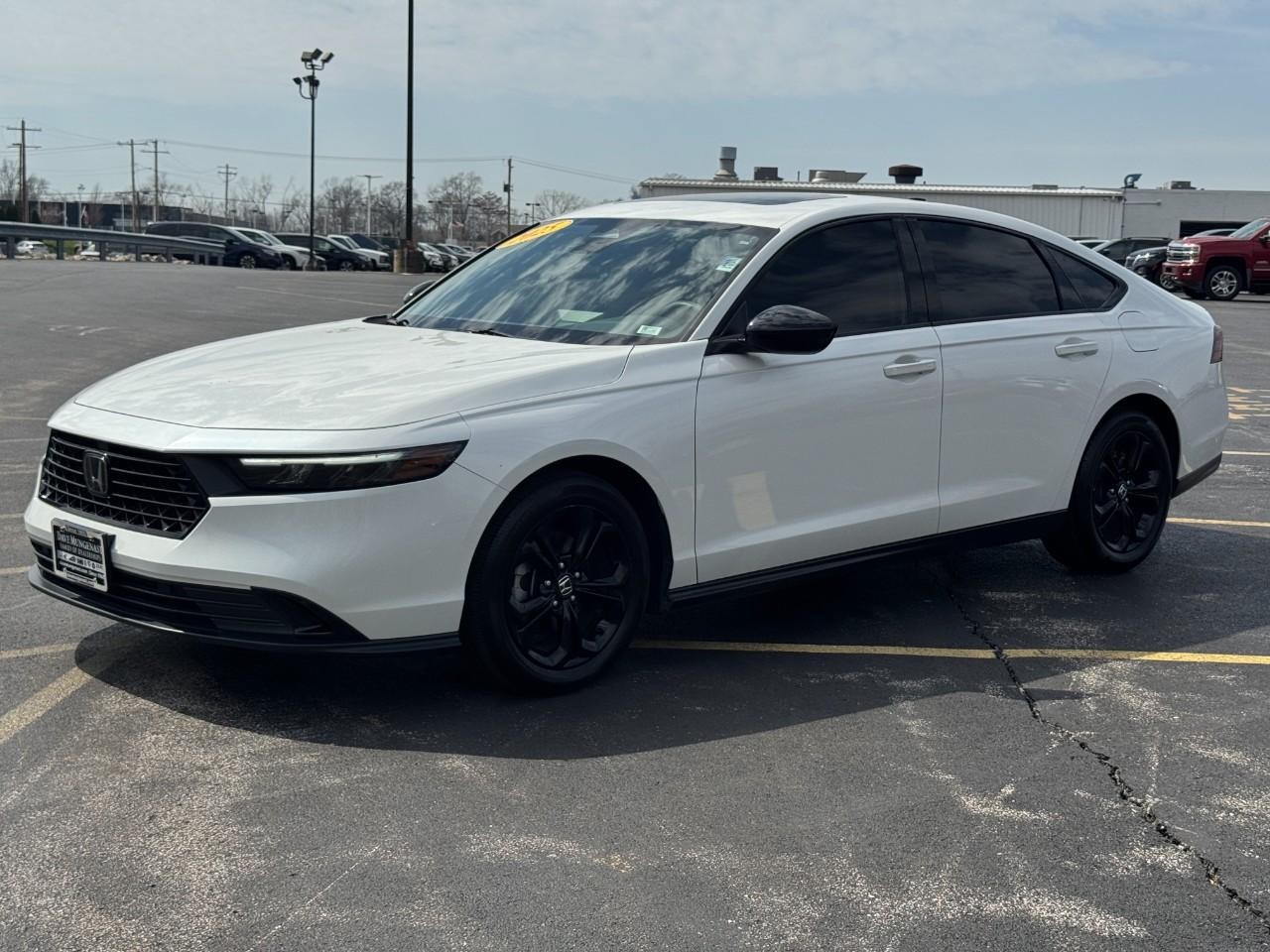 Honda Accord Sedan Vehicle Full-screen Gallery Image 08