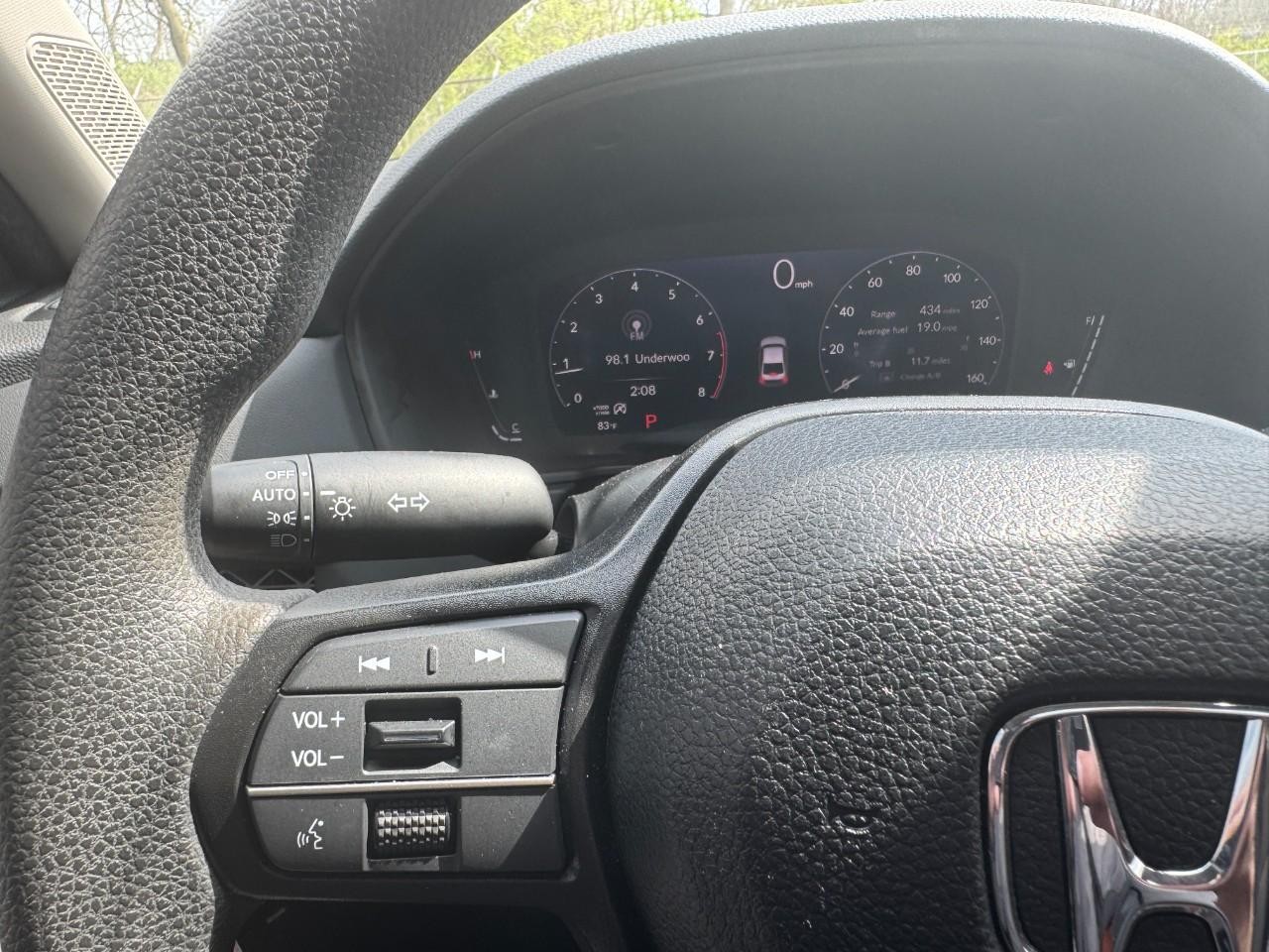 Honda Accord Sedan Vehicle Full-screen Gallery Image 21