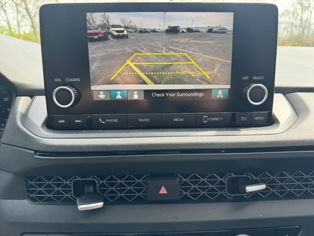 Honda Accord Sedan Vehicle Full-screen Gallery Image 25