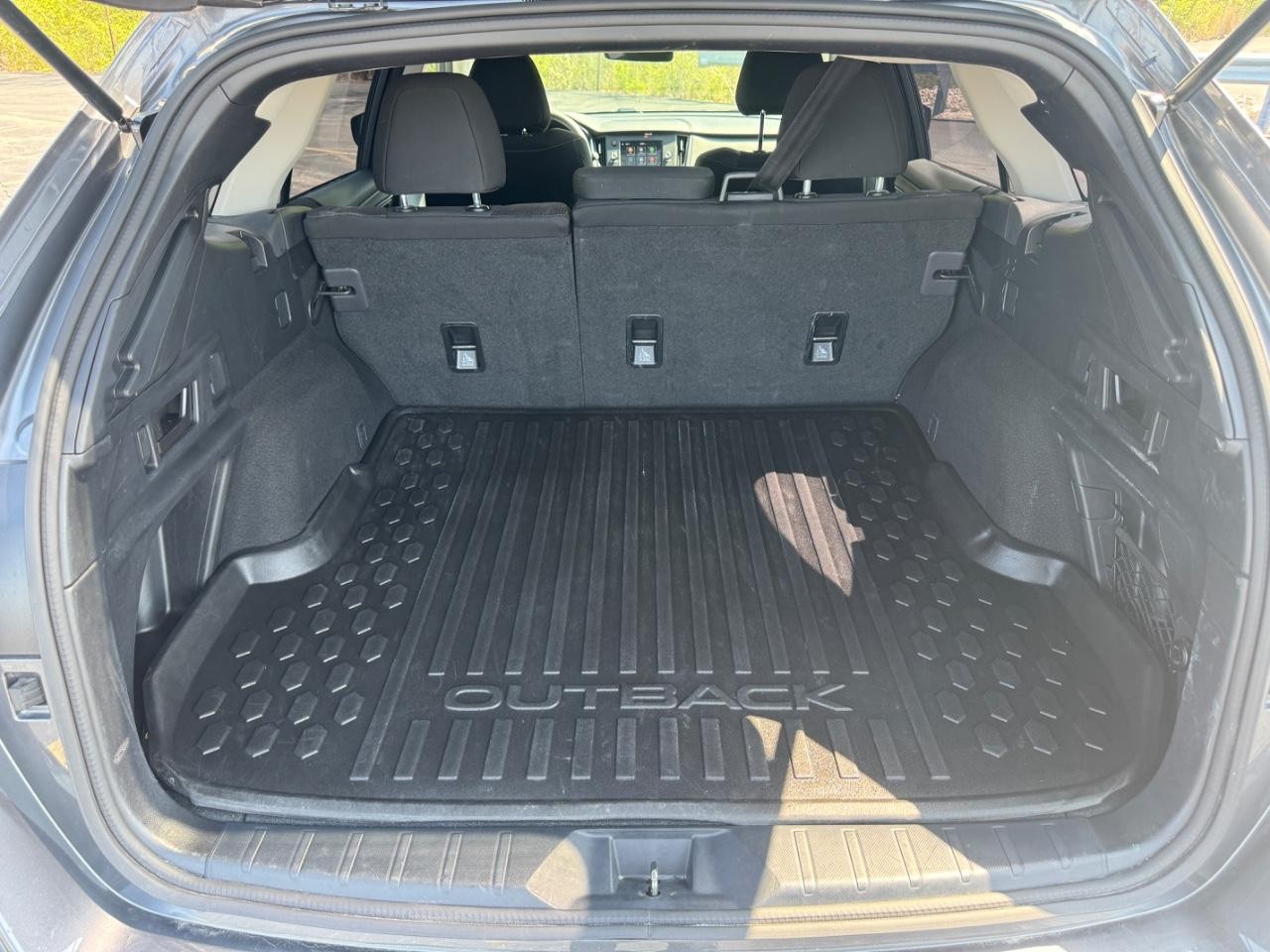 Subaru Outback Vehicle Full-screen Gallery Image 05