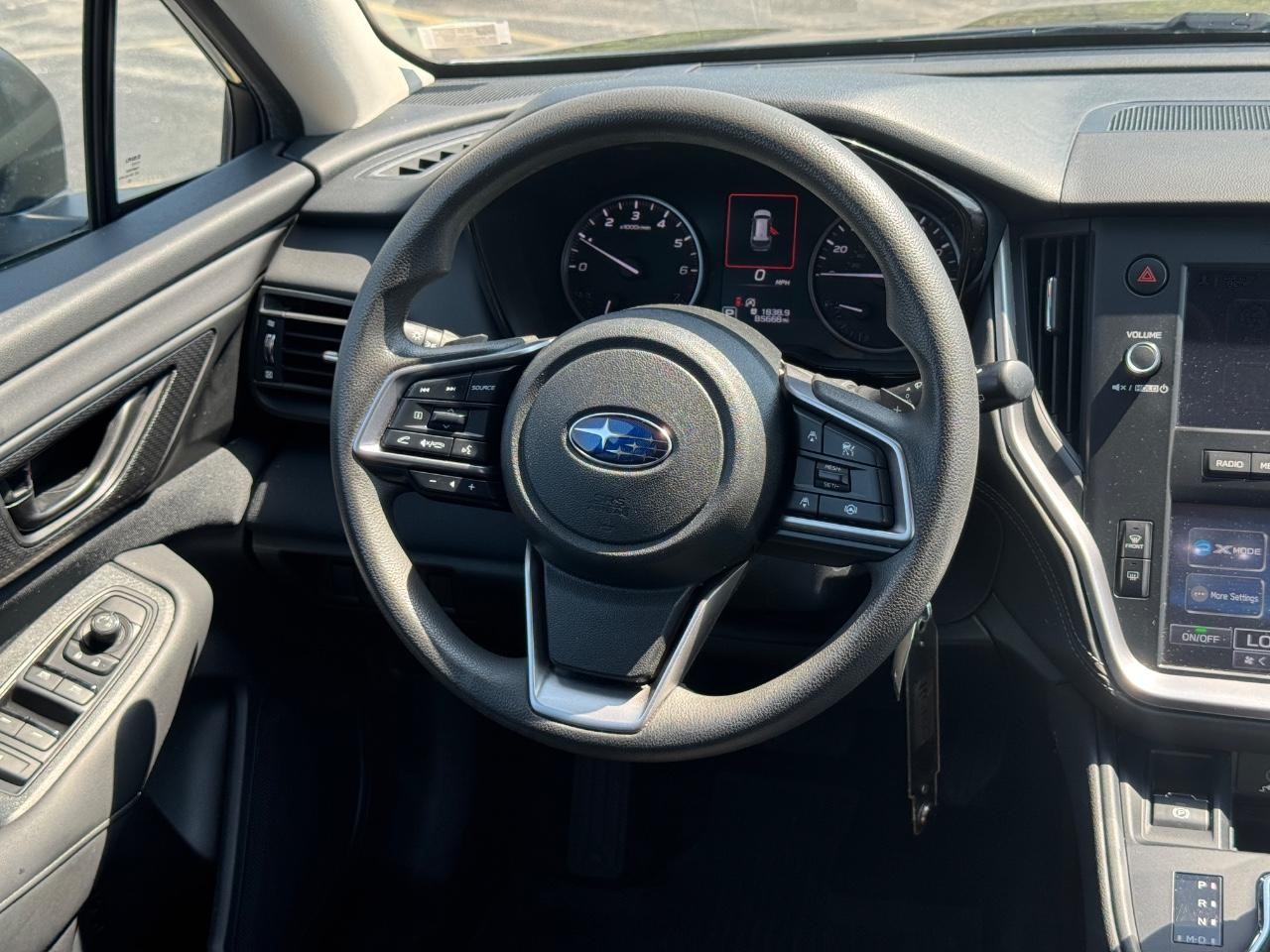 Subaru Outback Vehicle Full-screen Gallery Image 13