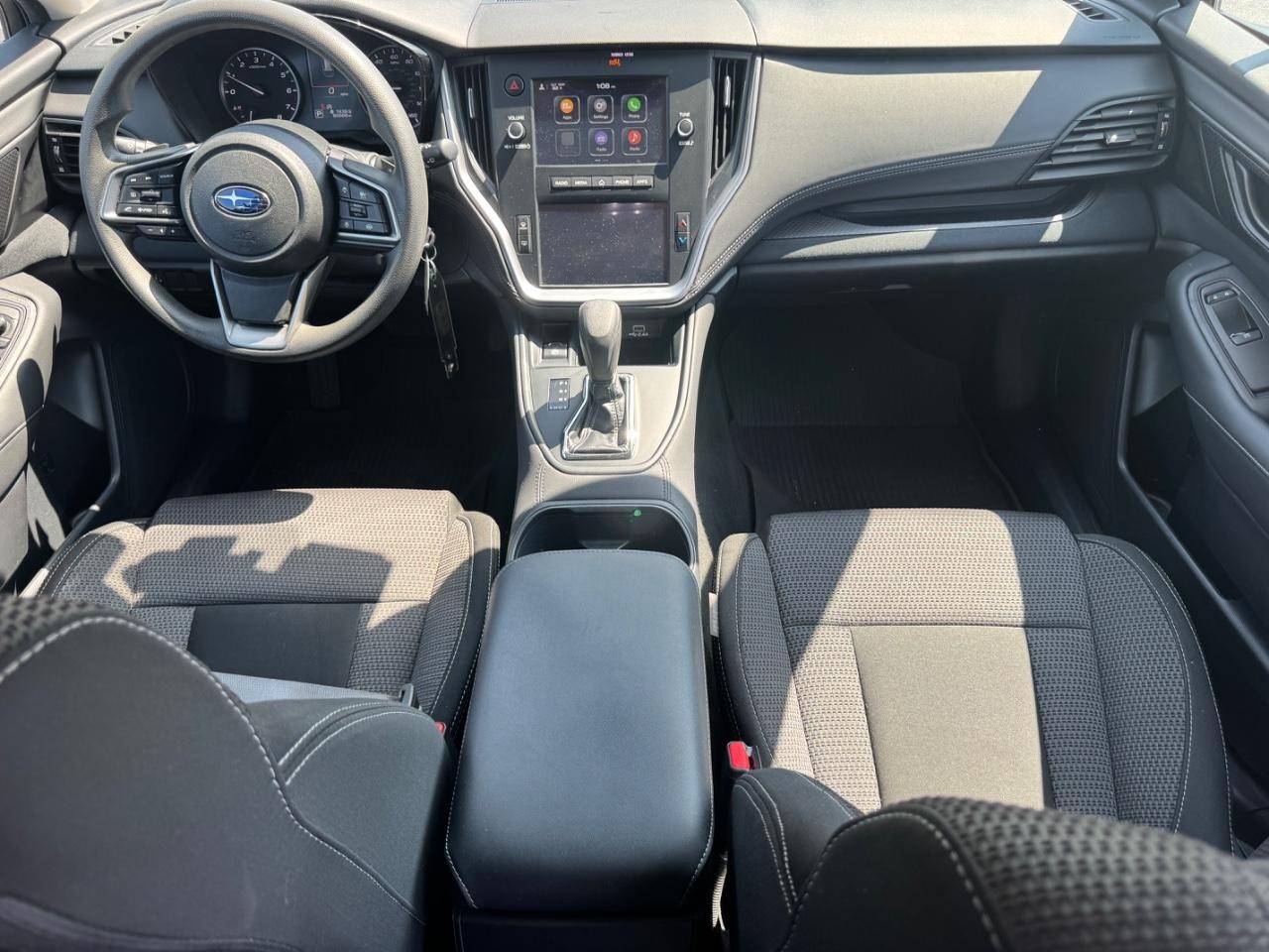 Subaru Outback Vehicle Full-screen Gallery Image 14