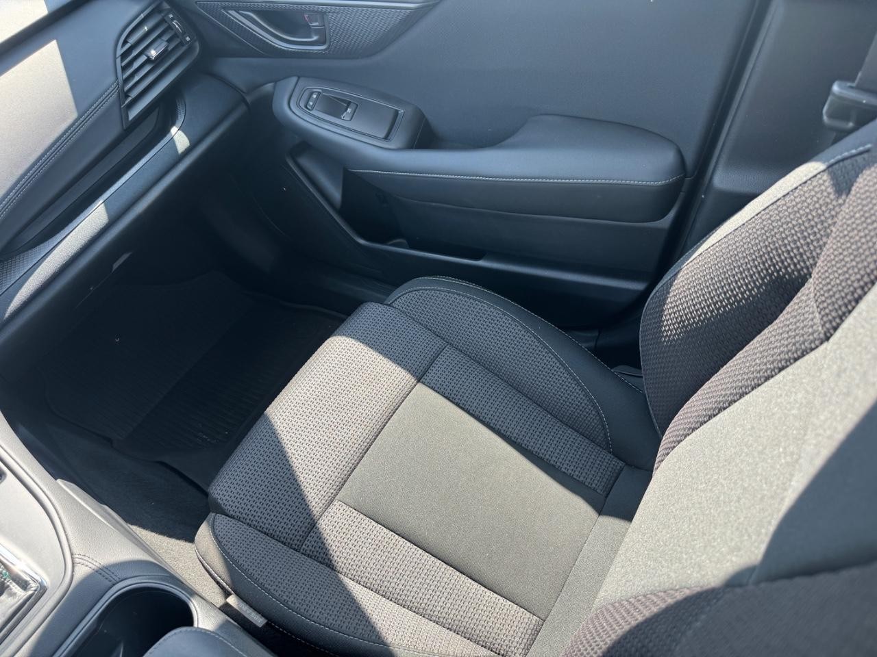 Subaru Outback Vehicle Full-screen Gallery Image 16