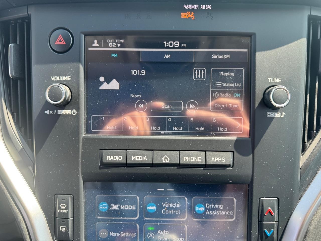 Subaru Outback Vehicle Full-screen Gallery Image 26