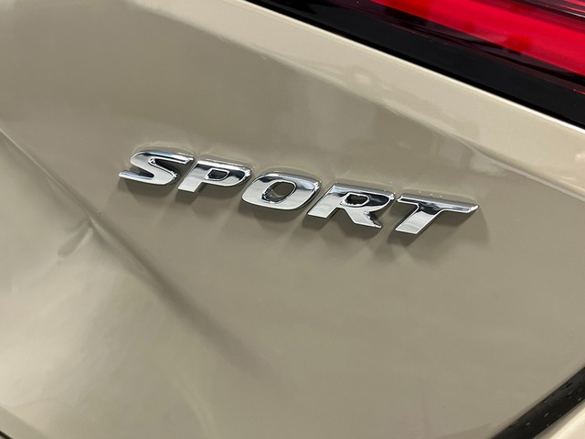 Honda Civic Hatchback Vehicle Full-screen Gallery Image 07