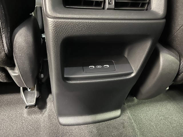 Honda CR-V Vehicle Full-screen Gallery Image 25