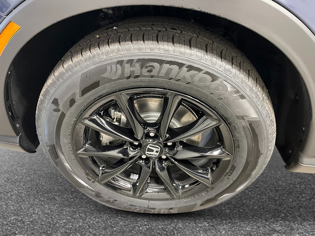 Honda CR-V Hybrid Vehicle Full-screen Gallery Image 11