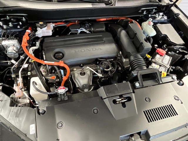 Honda CR-V Hybrid Vehicle Full-screen Gallery Image 12