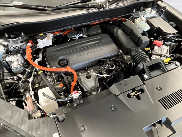 Honda CR-V Hybrid Vehicle Full-screen Gallery Image 12