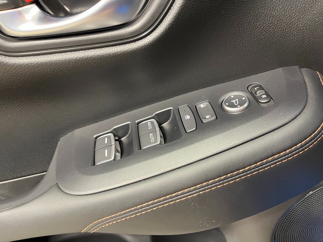 Honda HR-V Vehicle Full-screen Gallery Image 14