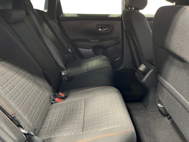 Honda HR-V Vehicle Full-screen Gallery Image 25