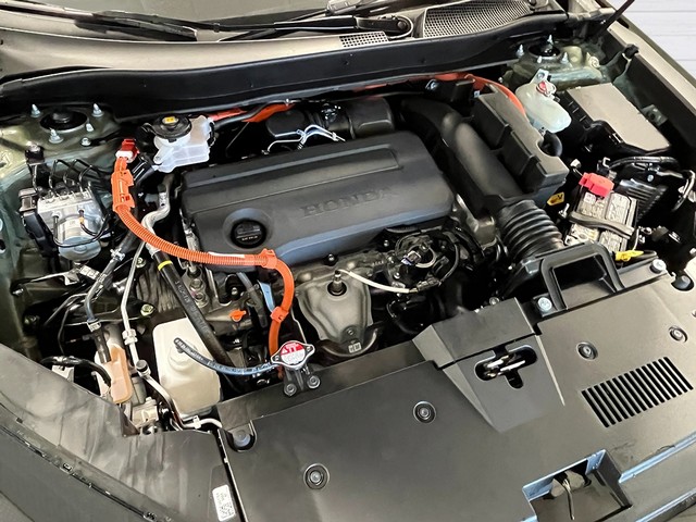 Honda CR-V Hybrid Vehicle Full-screen Gallery Image 12