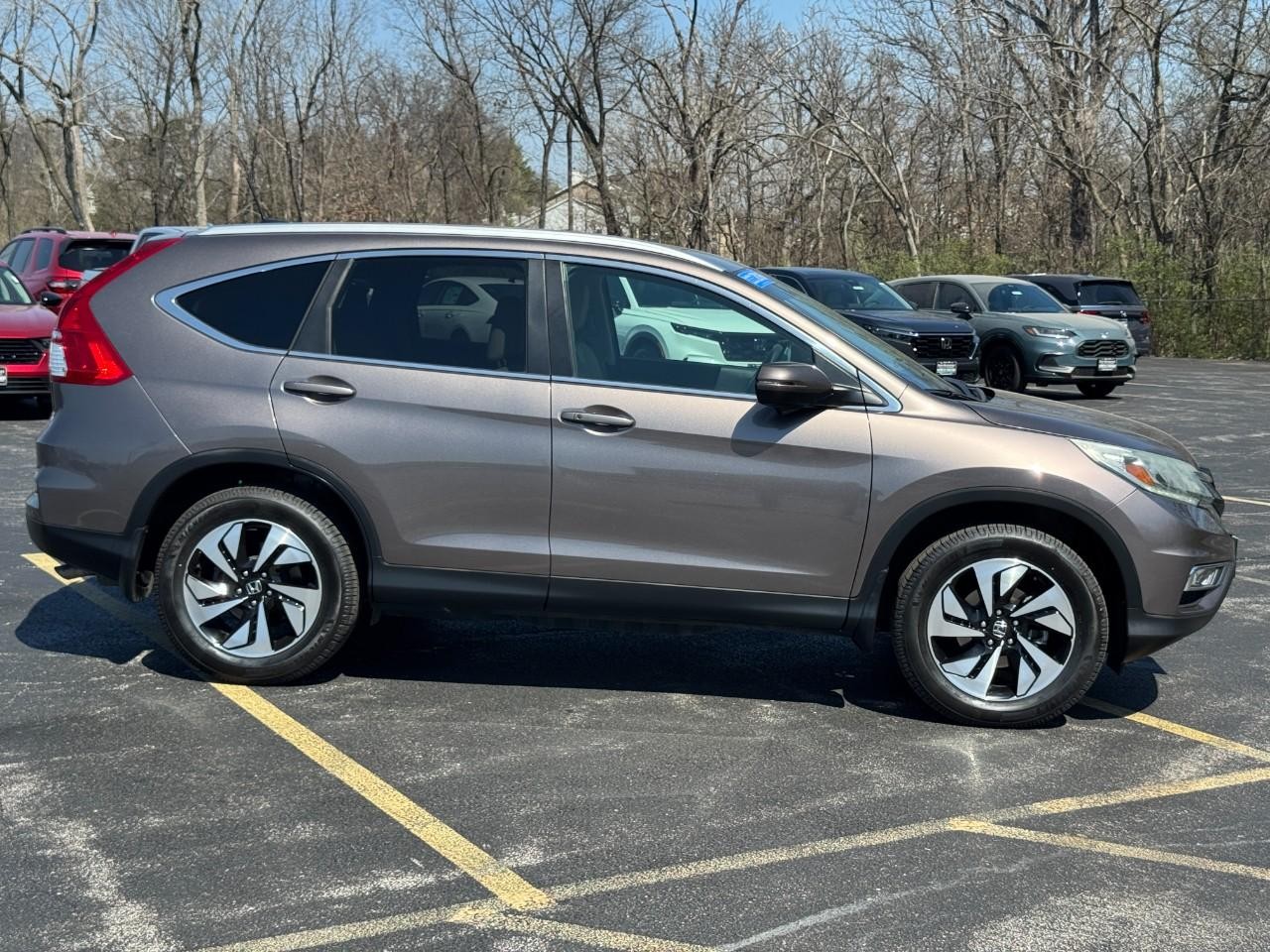 Honda CR-V Vehicle Full-screen Gallery Image 02