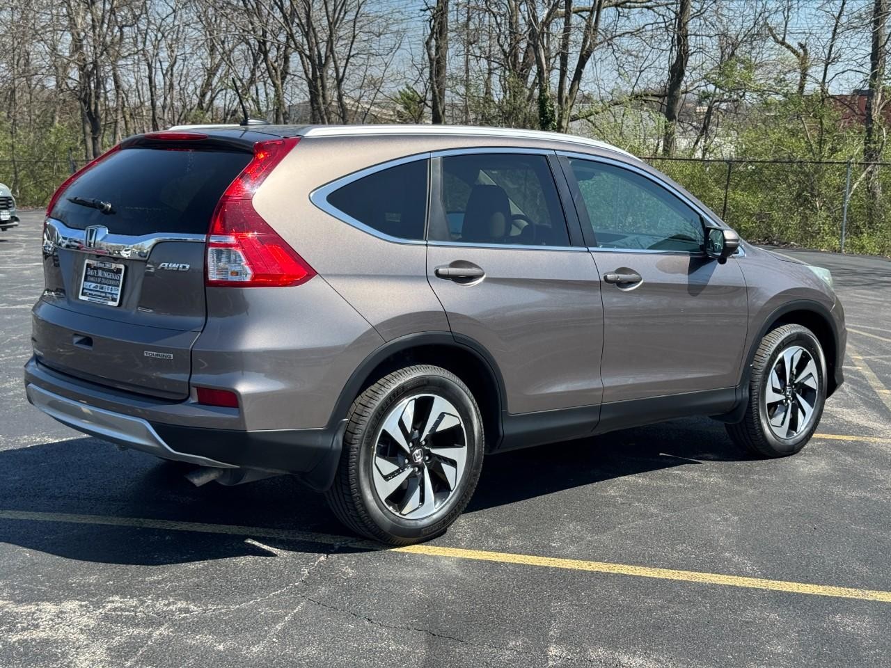 Honda CR-V Vehicle Full-screen Gallery Image 03