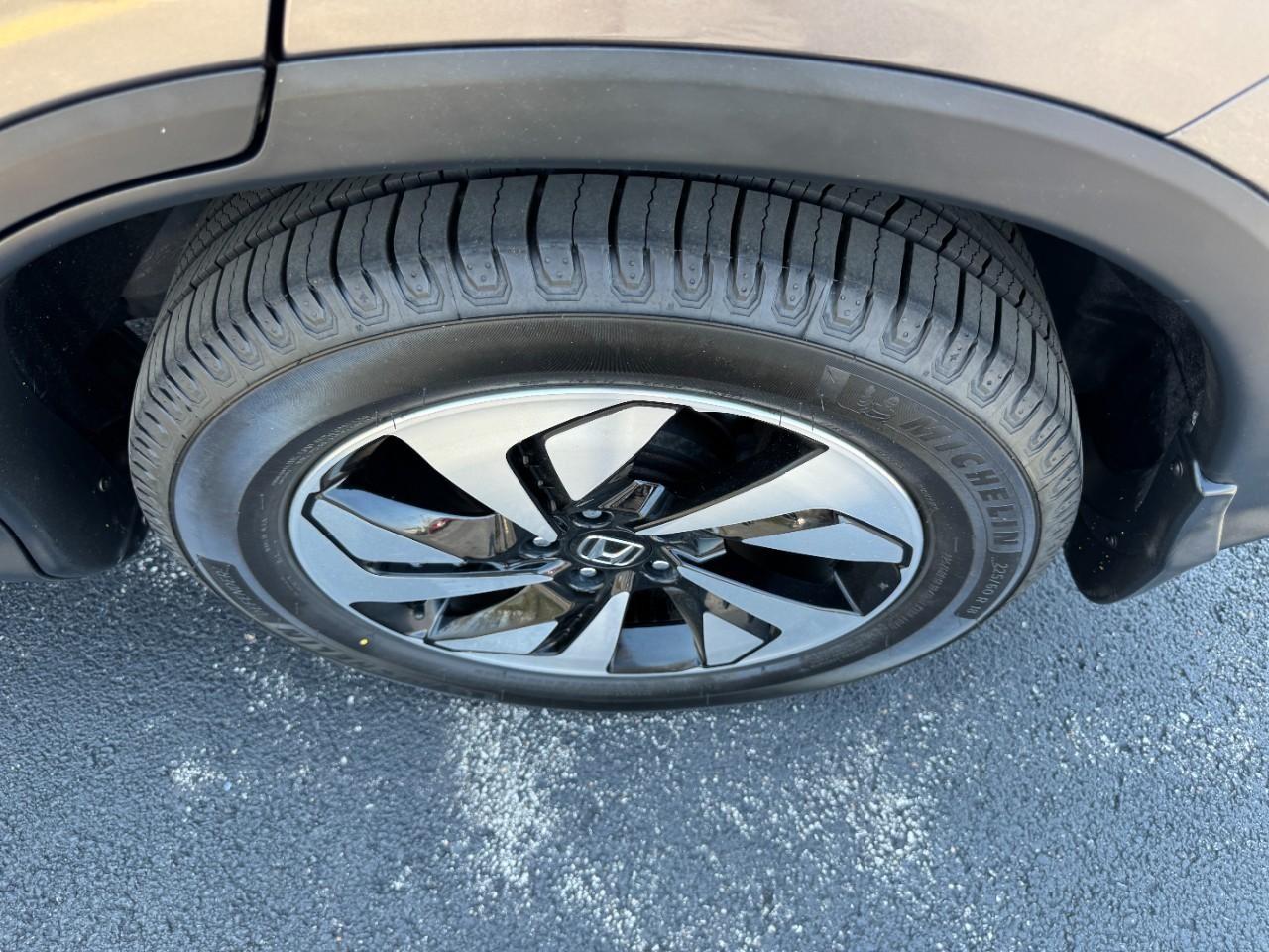 Honda CR-V Vehicle Full-screen Gallery Image 07